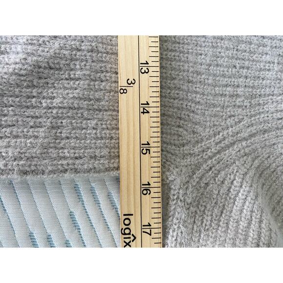 OLIVACEOUS Gray Knit Sweater Sz M - Picture 4 of 7